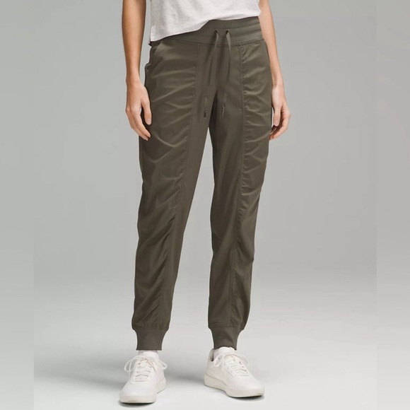 Lululemon sarmy green dance studio mid-rise jogger full length pants size 2